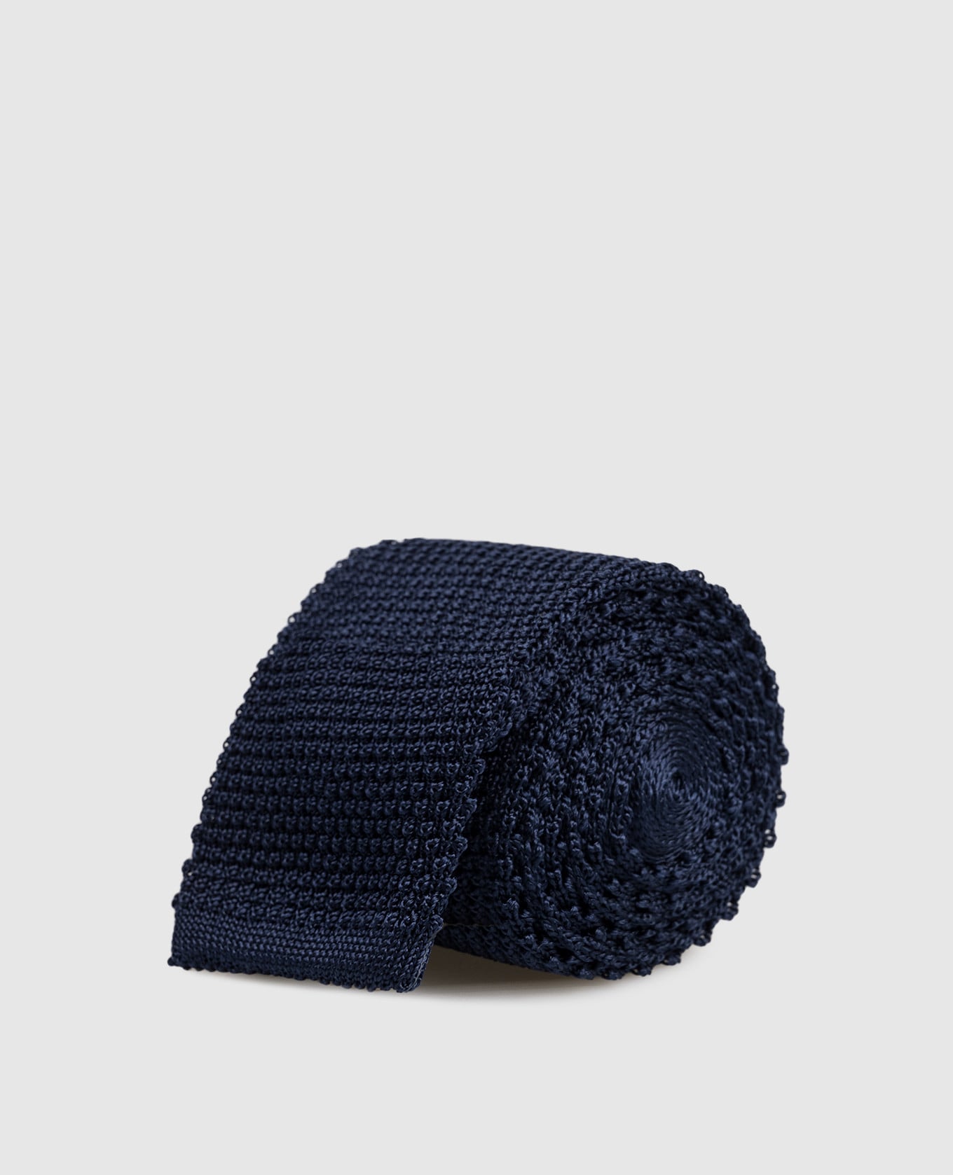 Синий галстук из шелка