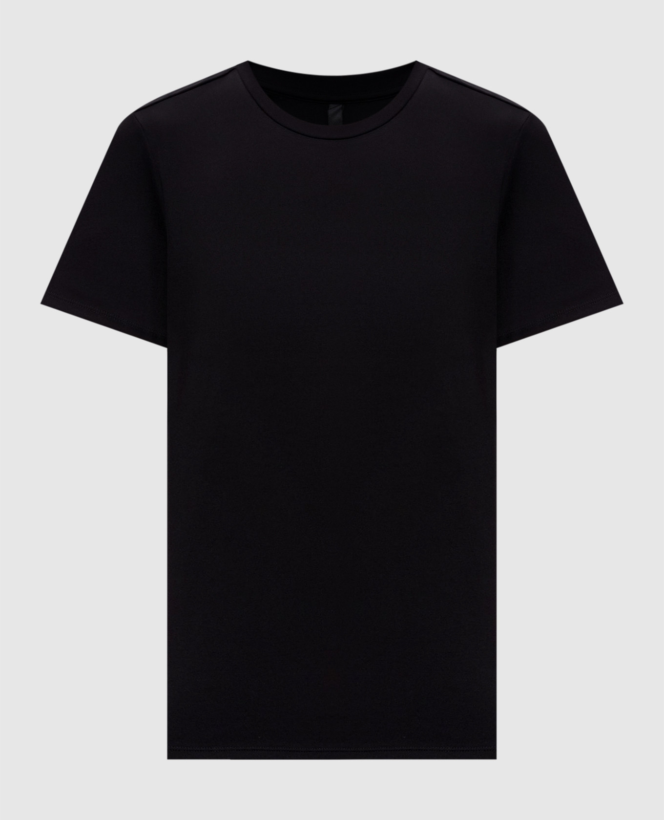 Черная футболка из хлопка