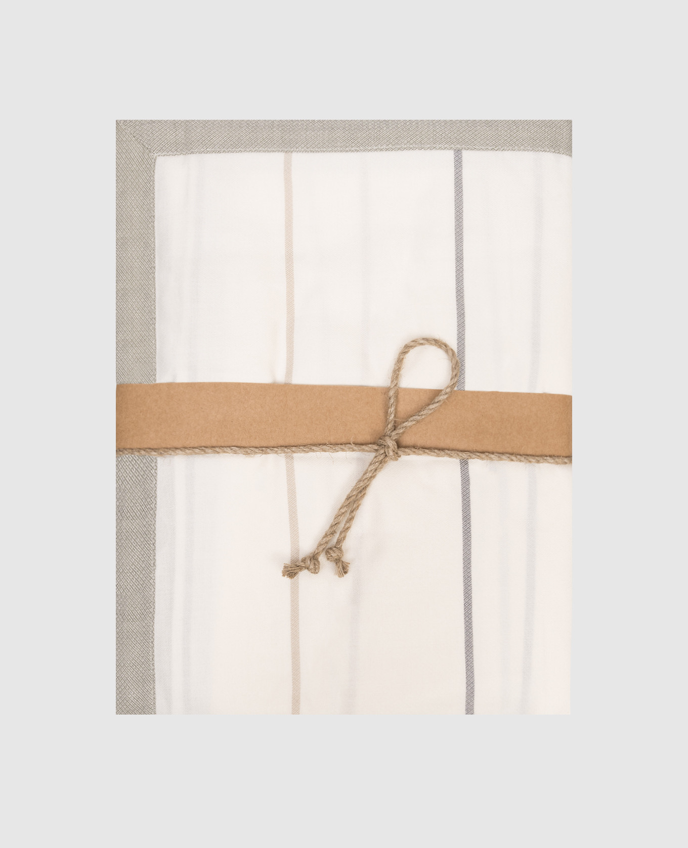 

Белая скатерть OUTFIT в полоску, Белый, Скатерти