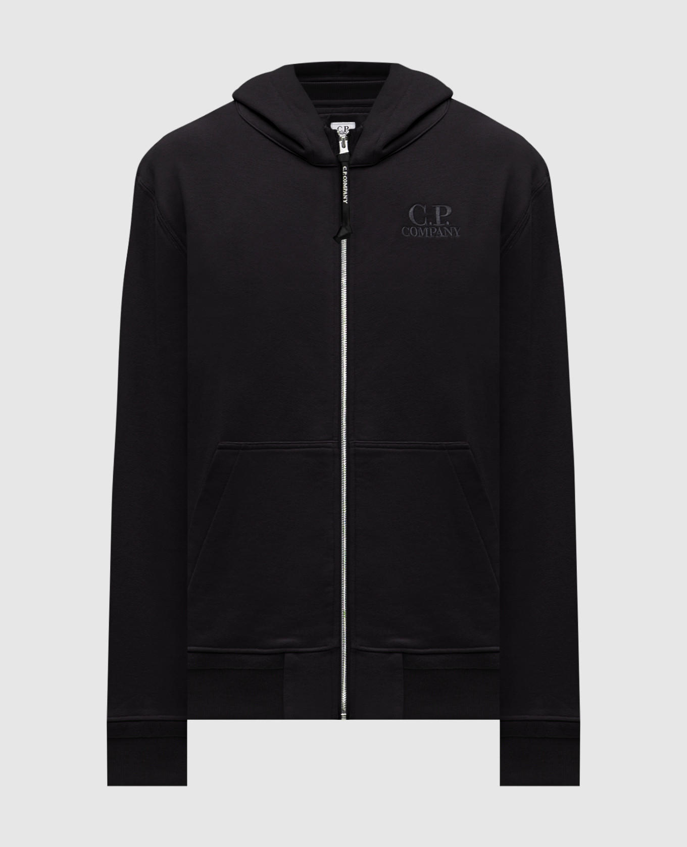 Черная спортивная куртка с вышивкой логотипа