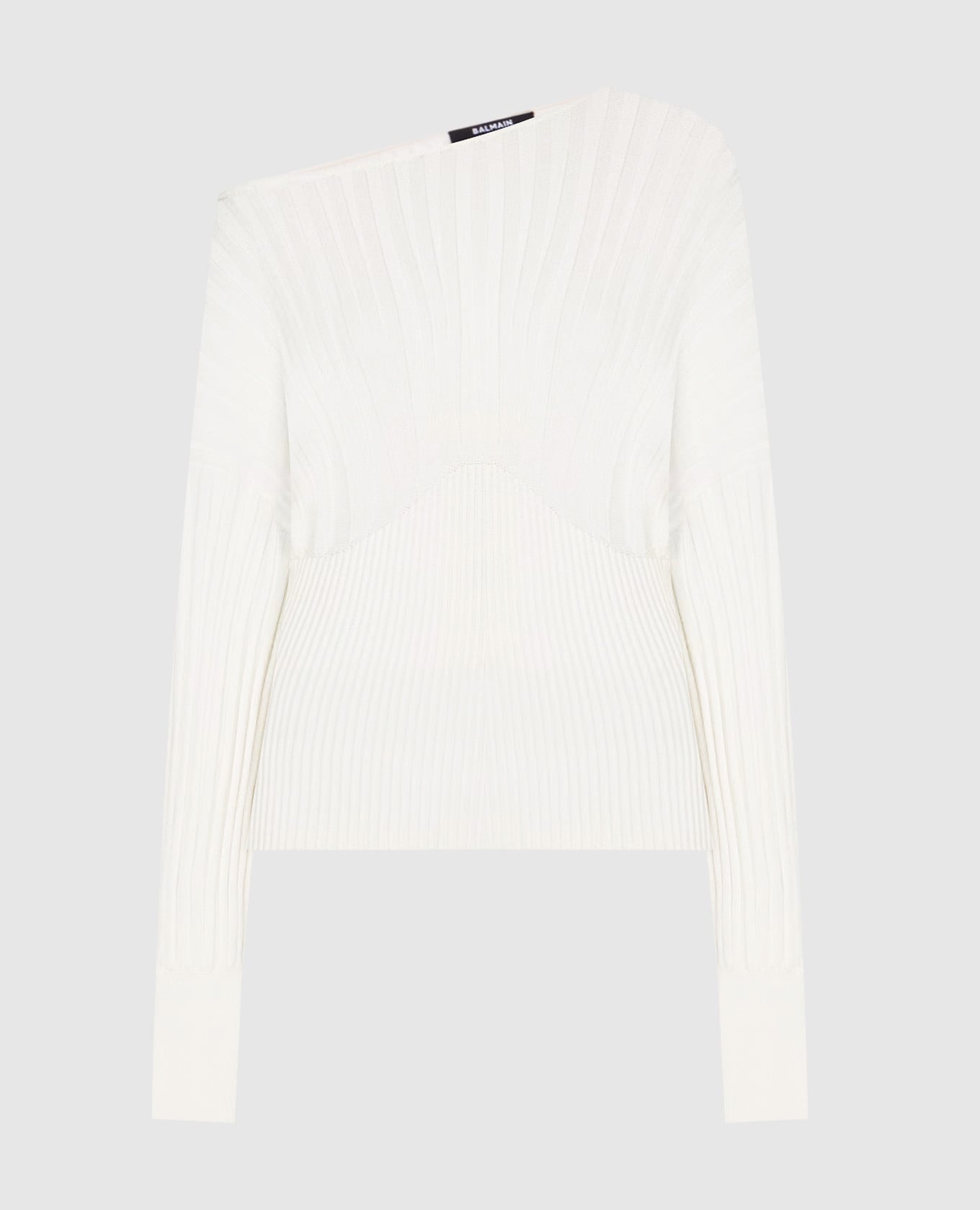 Белый джемпер в рубчик