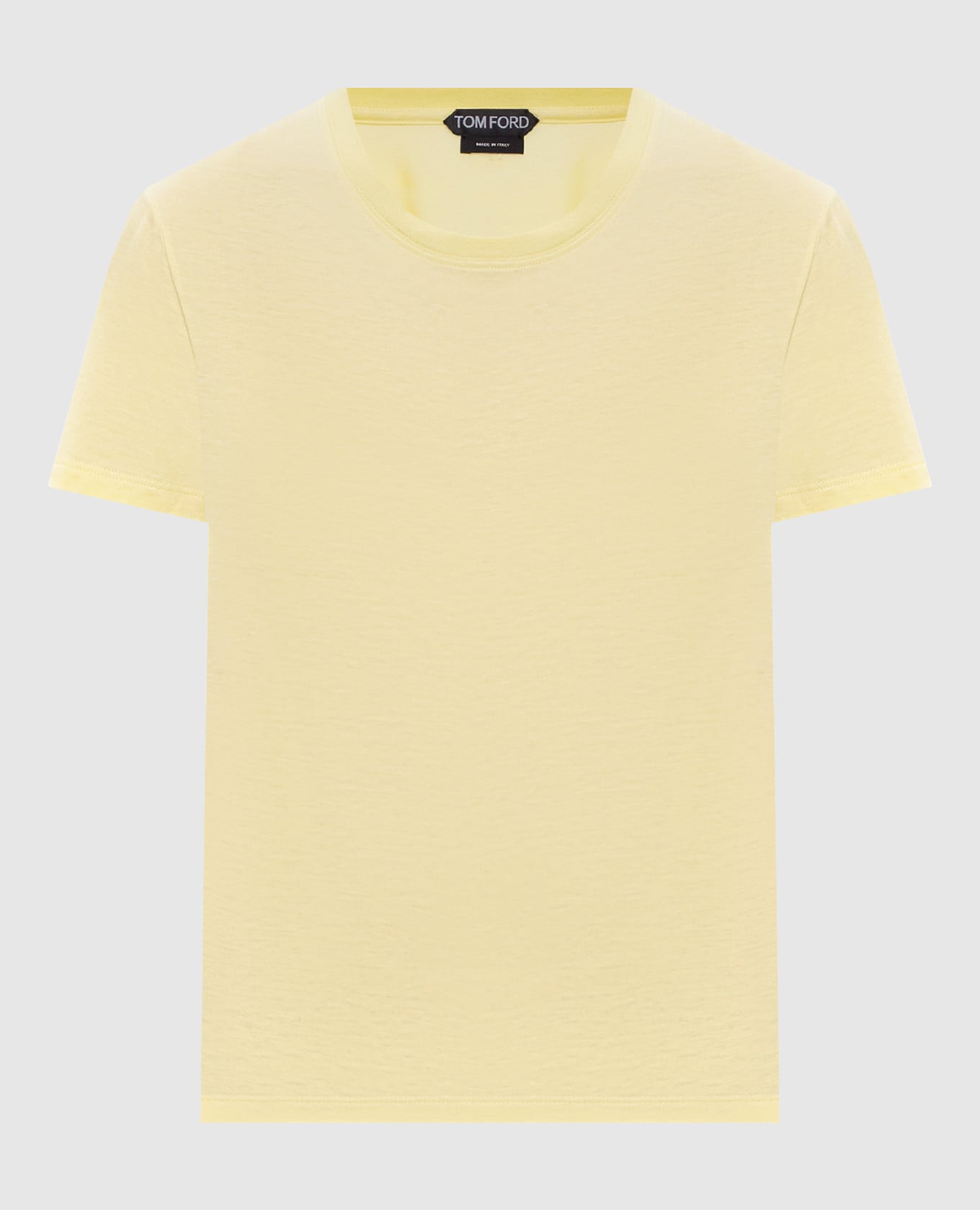 Желтая футболка монограммой