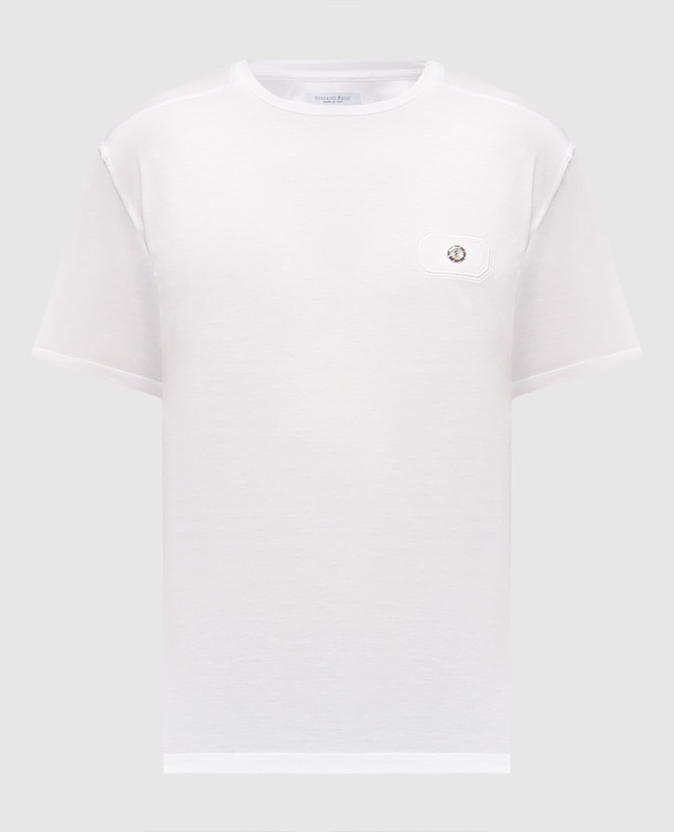 Белая футболка с логотипом