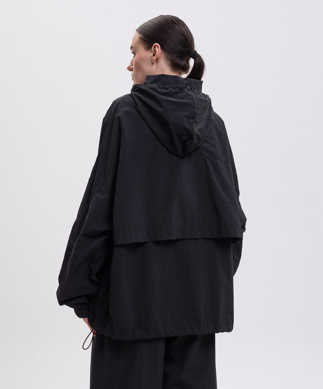 Maison Margiela MM6 Чорна вітровка з вишивкою логотипа SH0AM0083M35732 зображення 4