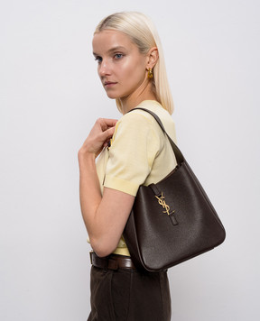 Saint Laurent Коричневая кожаная сумка LE 5À7 850533AAAUQ