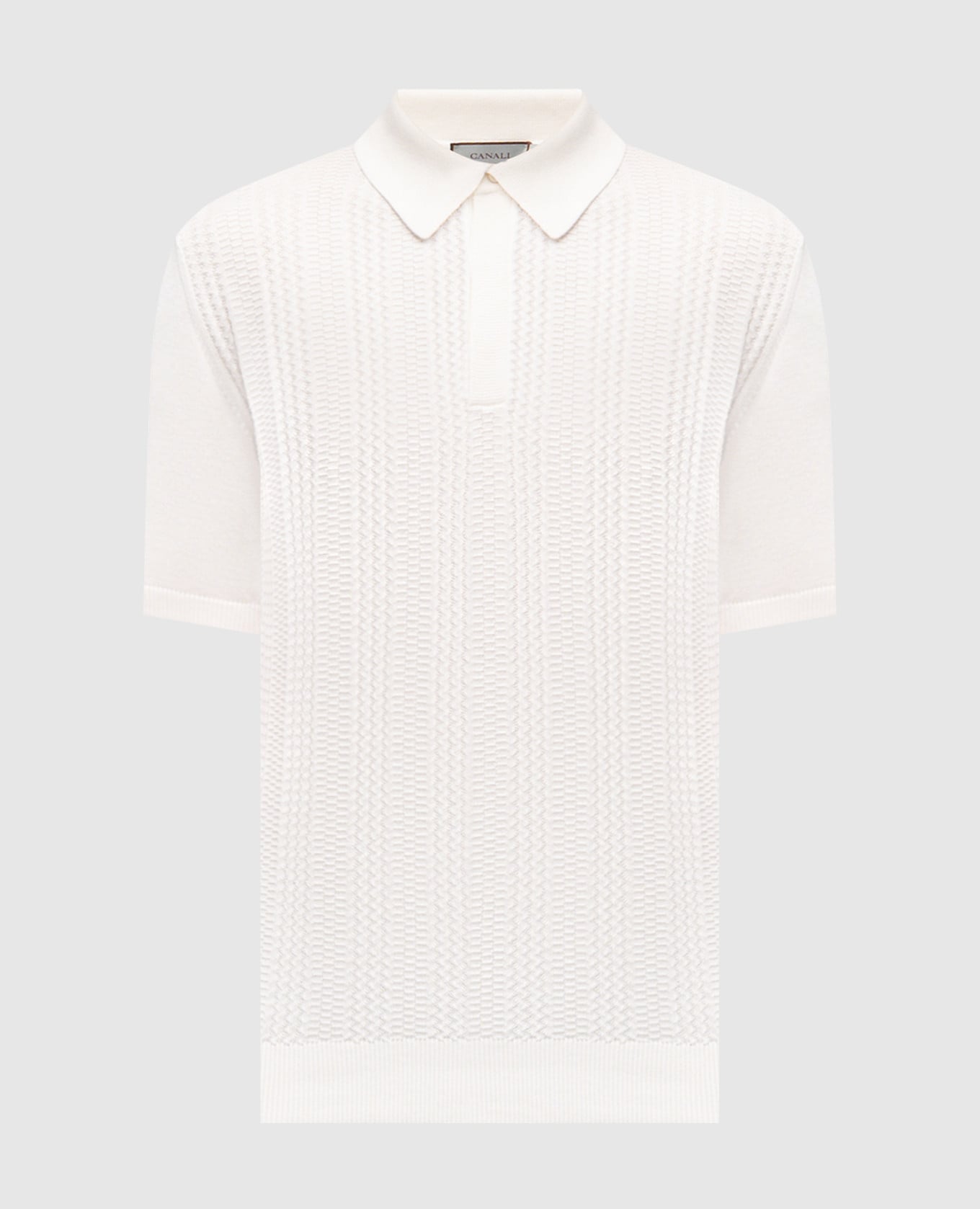 Белое поло в узор