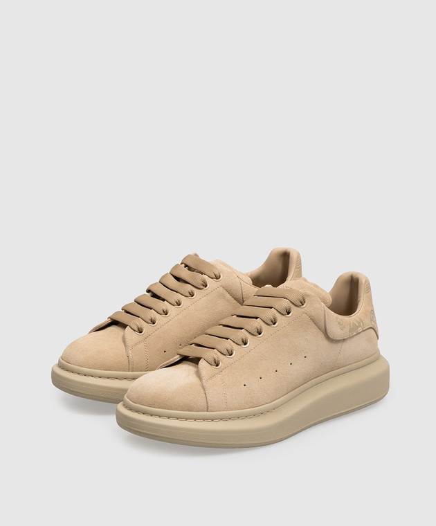 Alexander McQueen Бежевые замшевые кроссовки Oversized 553680WIALF изображение 2