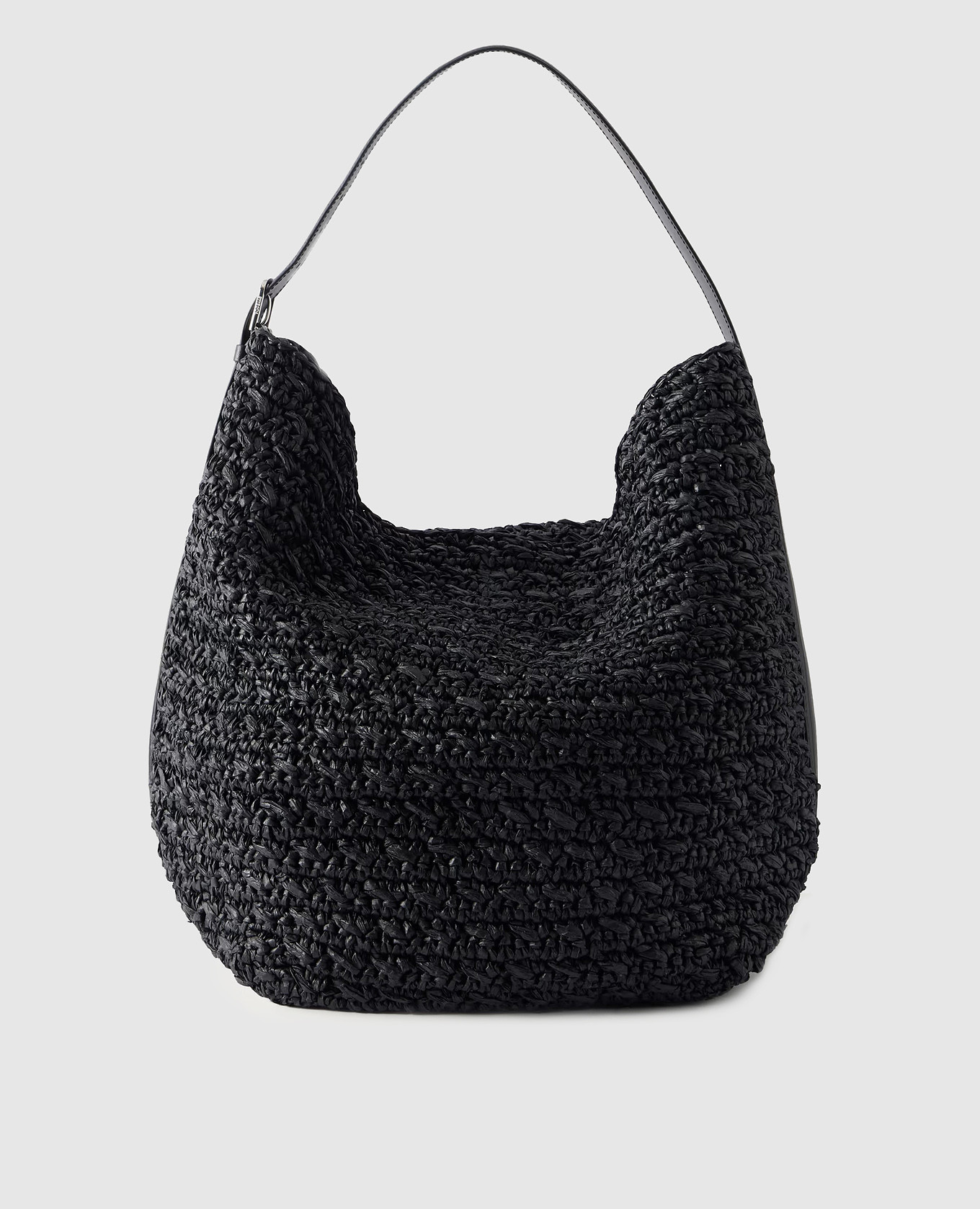 Черная сумка из рафии