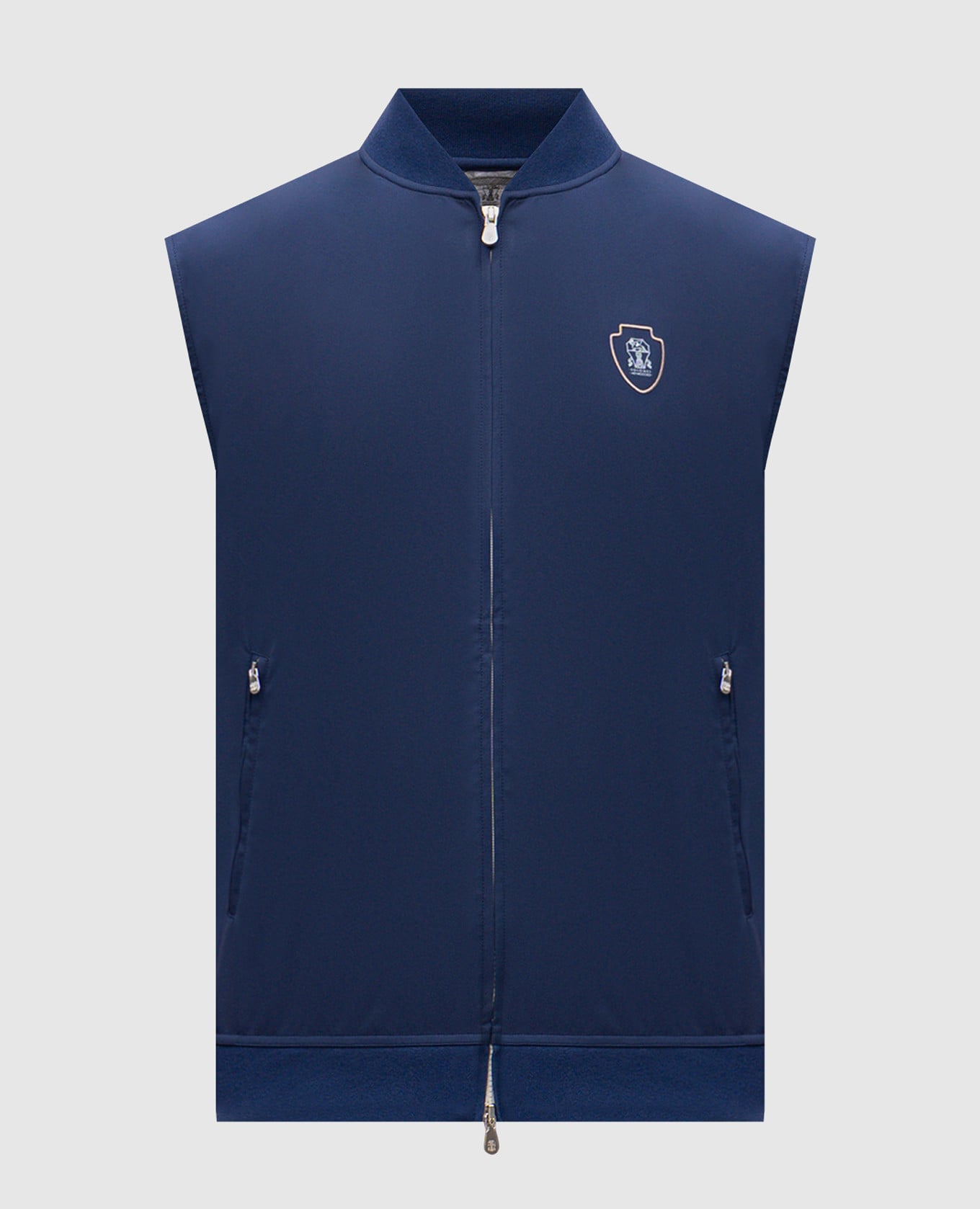 Синий жилет с эмблемой