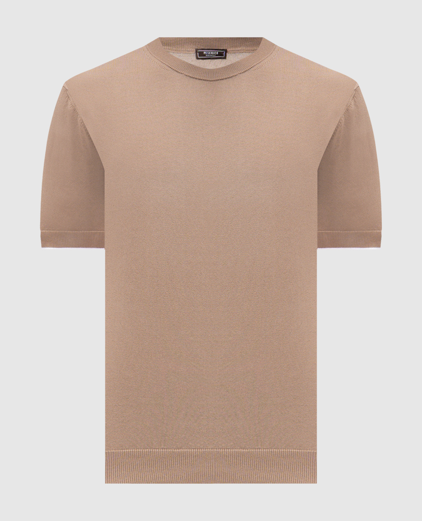 Коричневая футболка с окантовкой