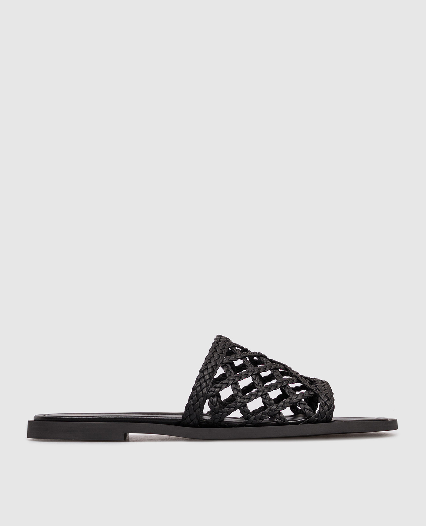 Черные кожаные шлепанцы с плетением