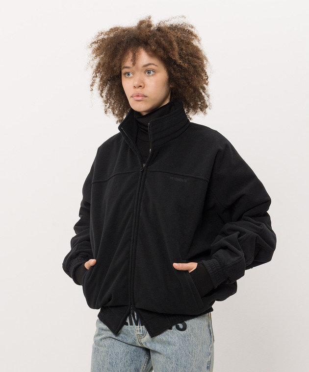 Vetements Чорна куртка з вишивкою логотипа MH27TJ110Bw зображення 3