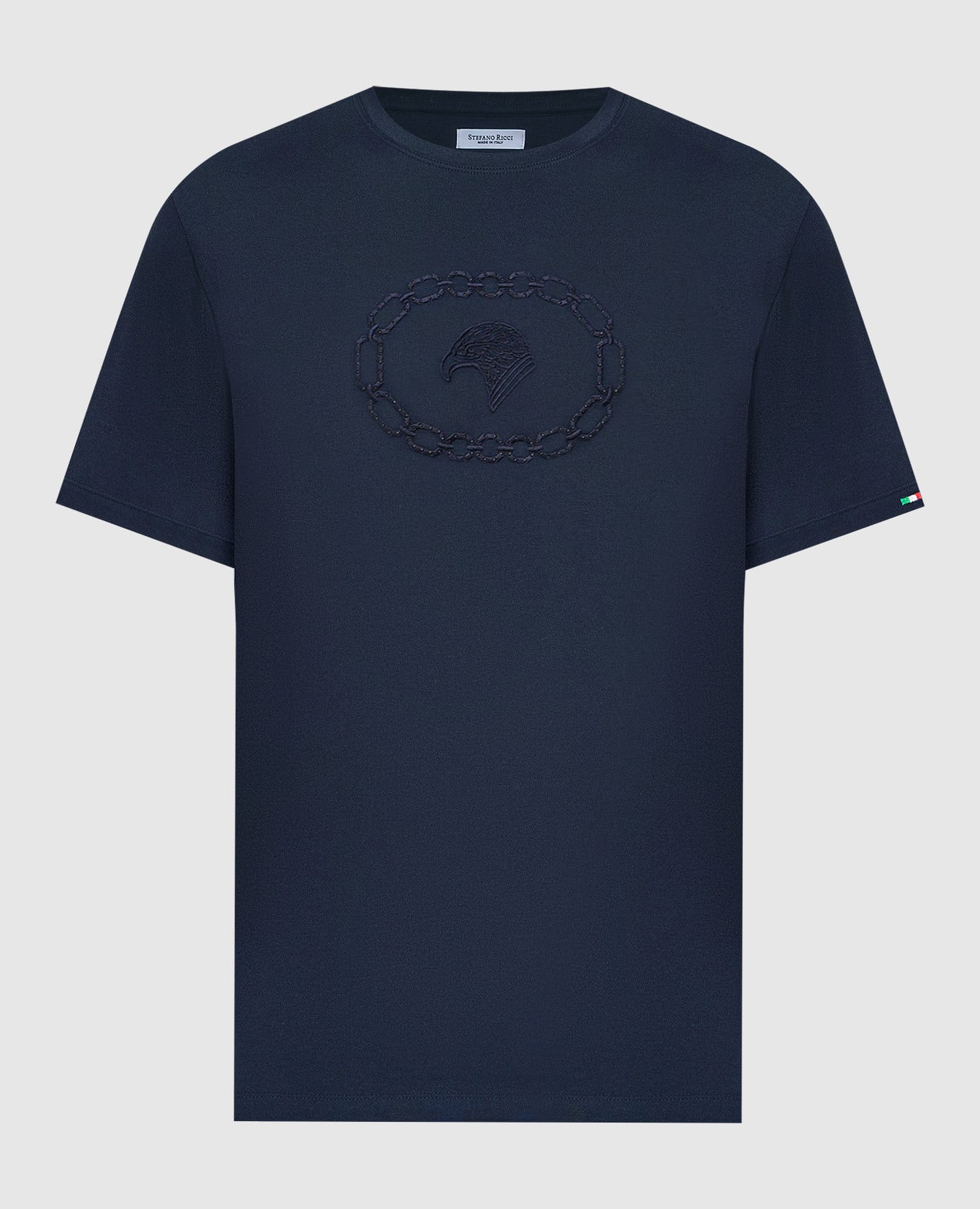 Синяя футболка с вышивкой эмблемы