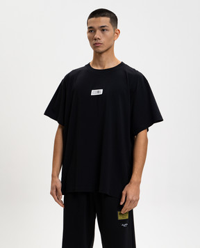 Maison Margiela MM6 Чорна футболка з нашивкою логотипа SH0GC0032M20170
