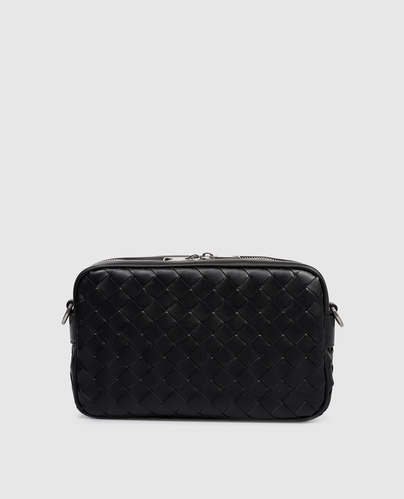 Черная кожаная сумка с плетением