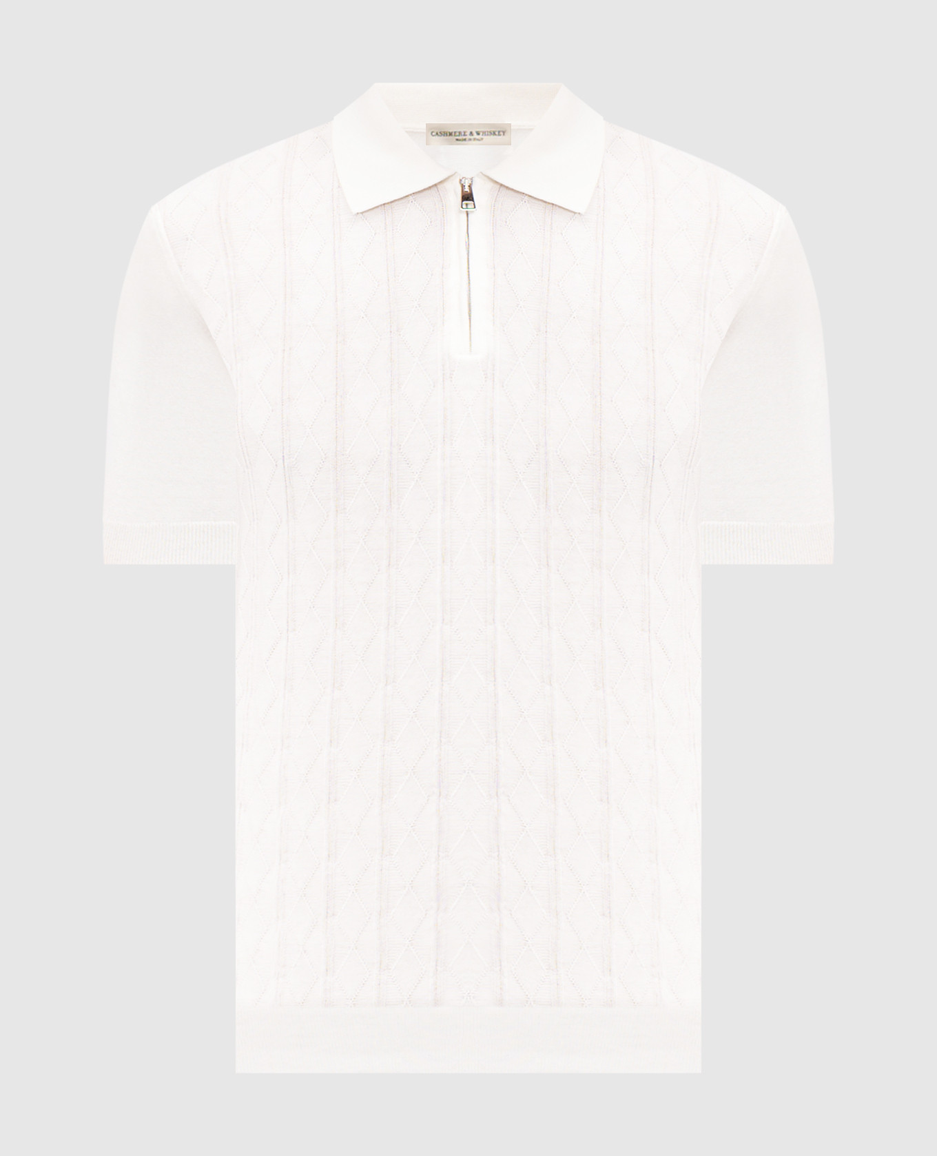 Белое поло в фактурный узор