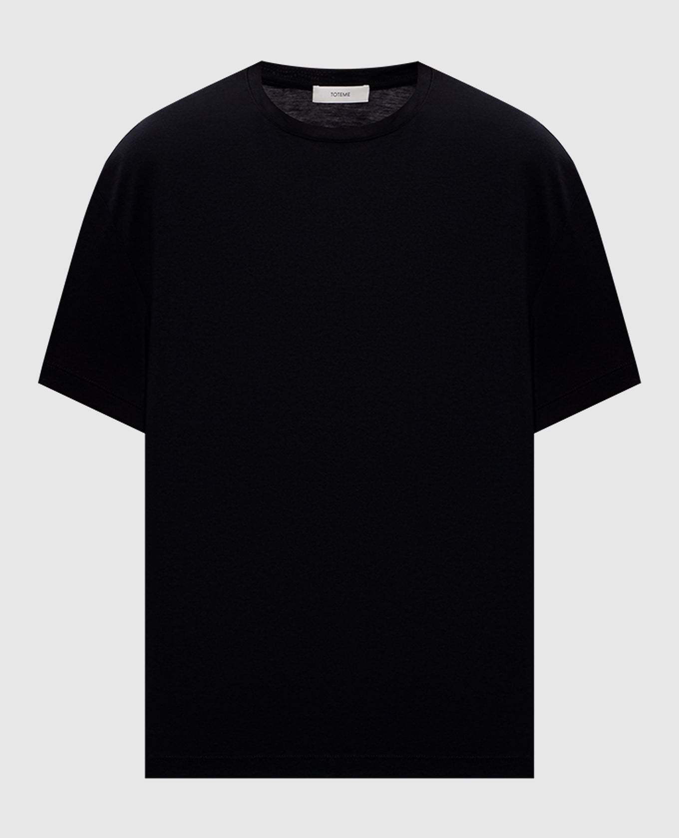 Черная футболка