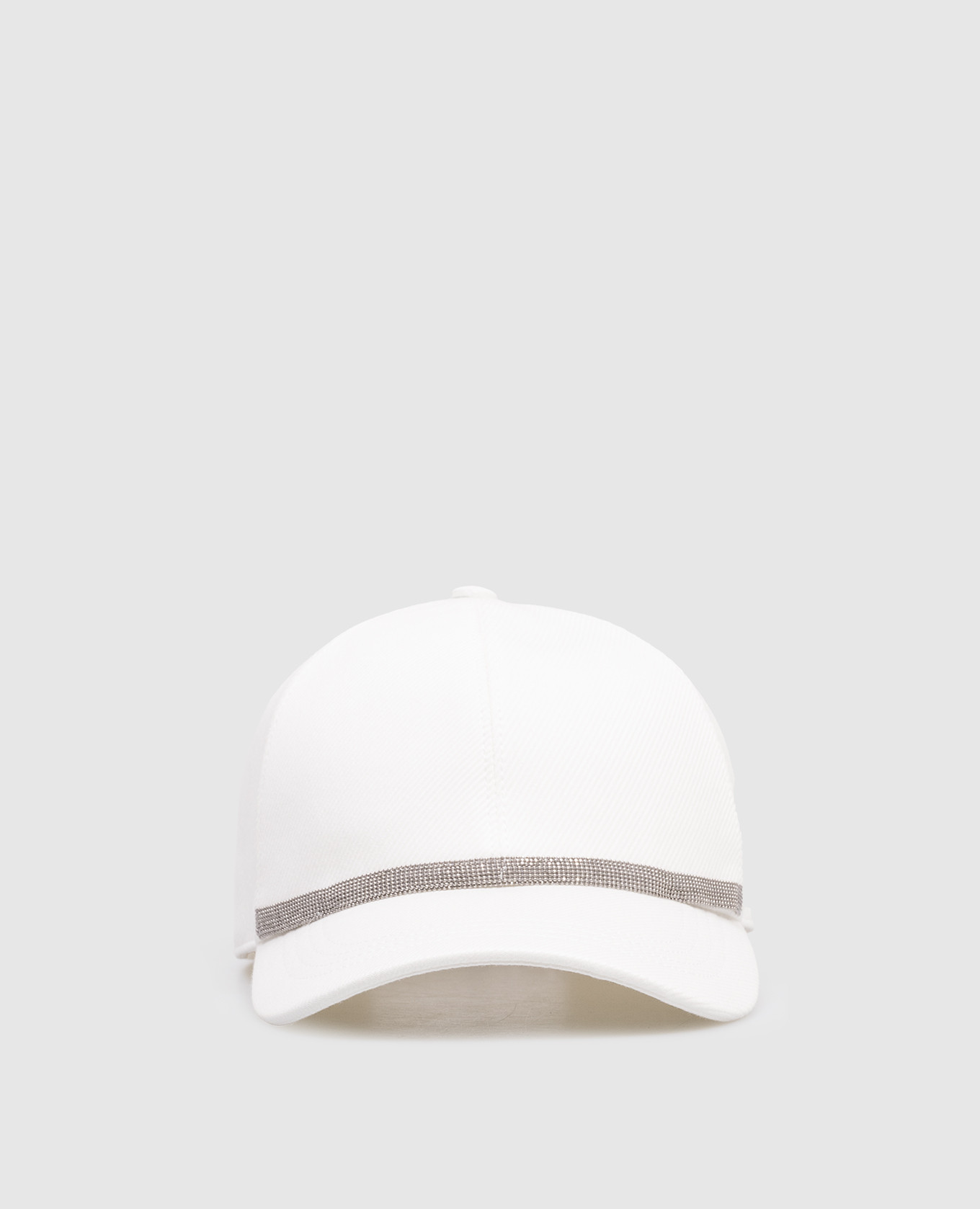 Белая кепка с цепочкой мониль