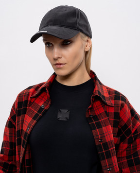 Vetements Черная кепка с вышивкой логотипа UE76CA324Bw