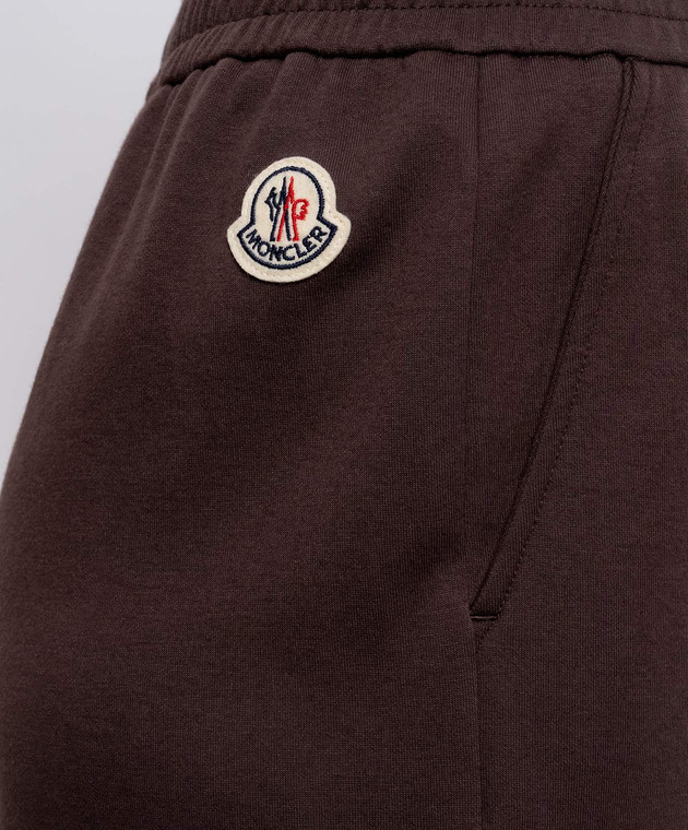 Moncler Коричневые спортивные брюки с нашивкой логотипа L20938H0000189BG3 изображение 5