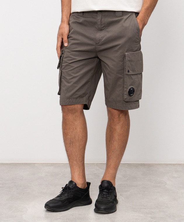 C.P. Company Сірі шорти-карго з фактурним патчем логотипа MBE245A110340O зображення 3