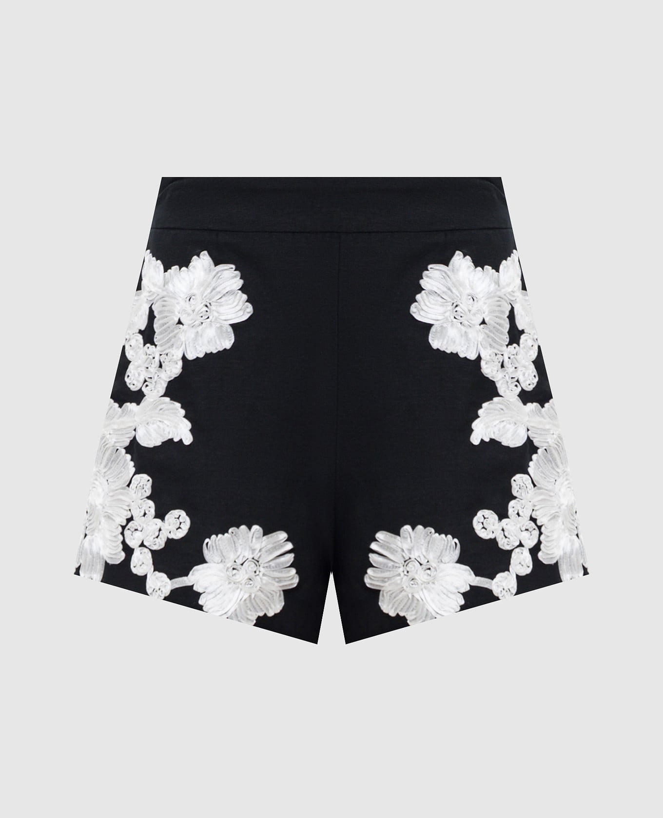Черные шорты Sammie Soutache с аппликацией