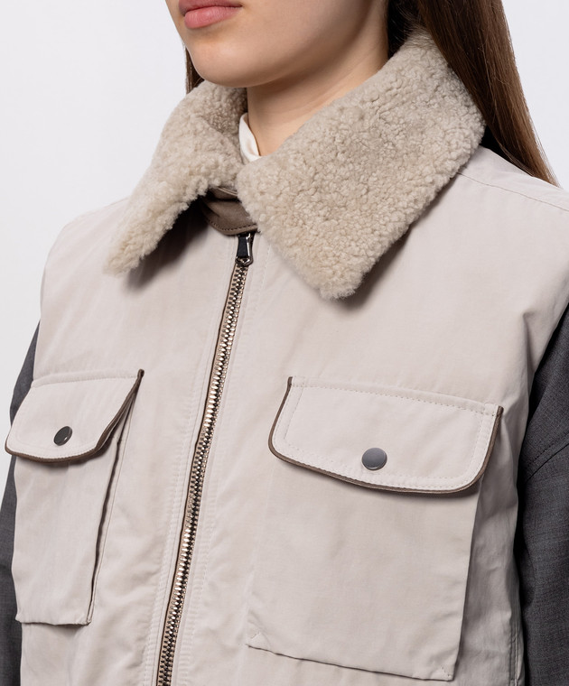 Brunello Cucinelli Бежевый пуховый жилет MG5457703P изображение 5