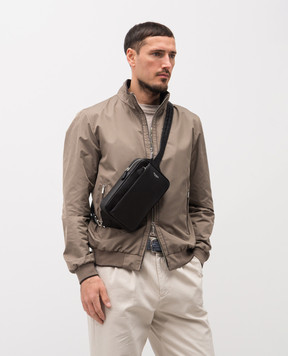 Serapian Черная кожаная сумка-слинг с принтом логотипа SRCMOMML738715A001