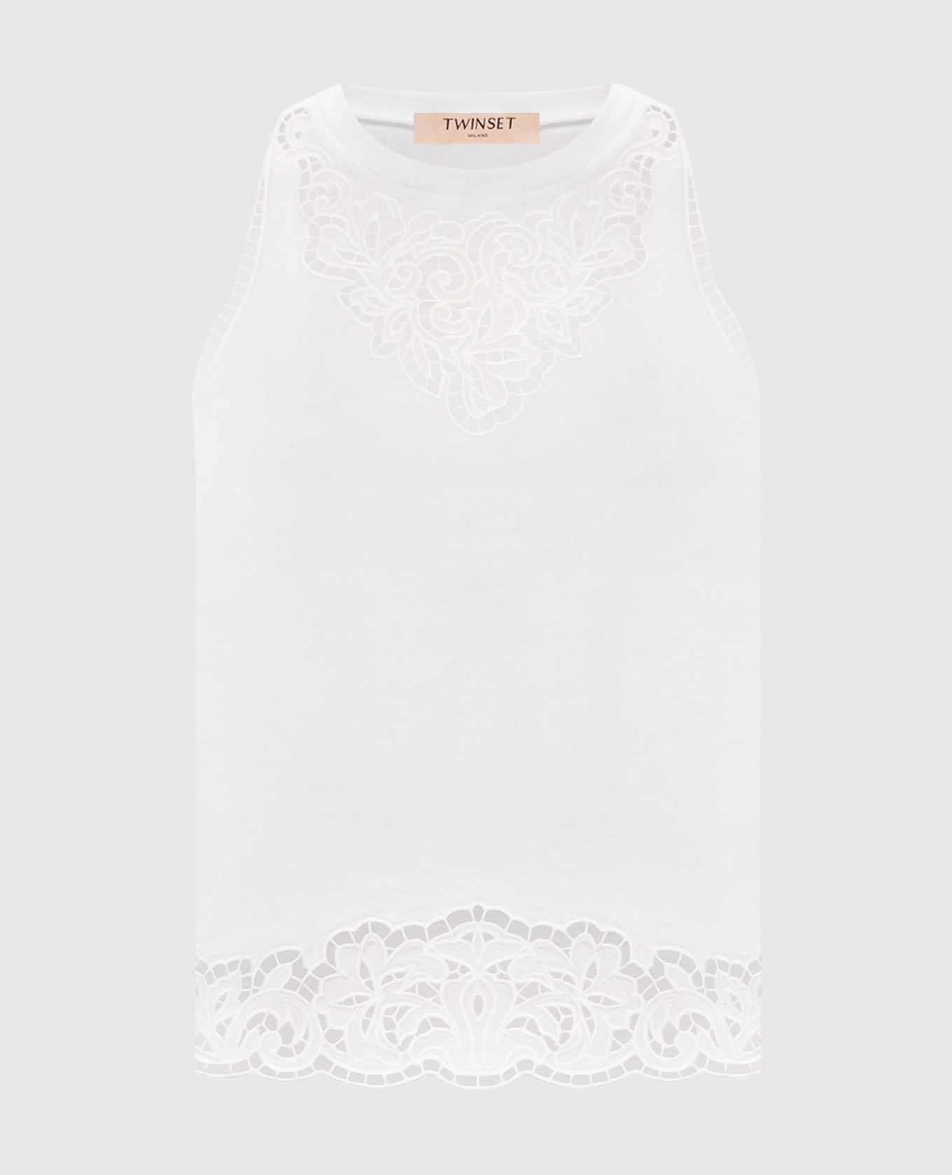 Белый топ с вышивкой ришелье