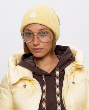 Moncler Желтая шапка из шерсти и шелка с нашивкой логотипа L20933B00026M4281