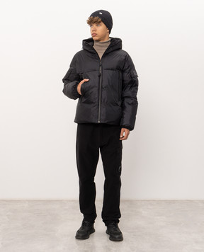 C.P. Company Metropolis Черный пуховик с принтом логотипа LOW038A110467V