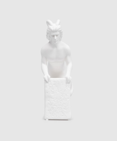 Декоративная белая фарфоровая статуэтка Zodiac Capricorn man