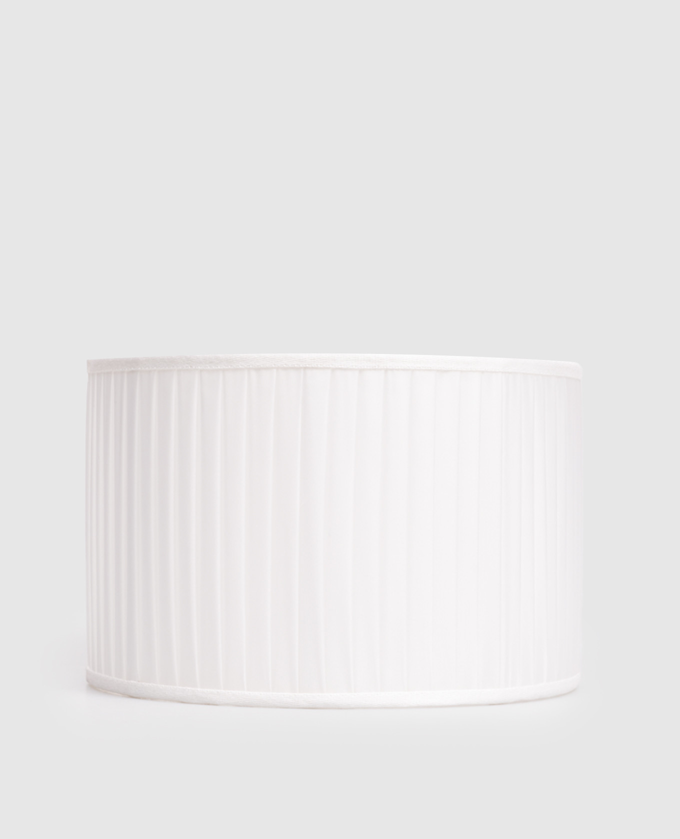 

Белый цилиндрический абажур, Декор