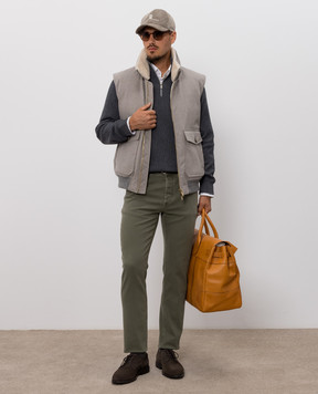 Brunello Cucinelli Джинсы цвета хаки с логотипом патча M277PD3210