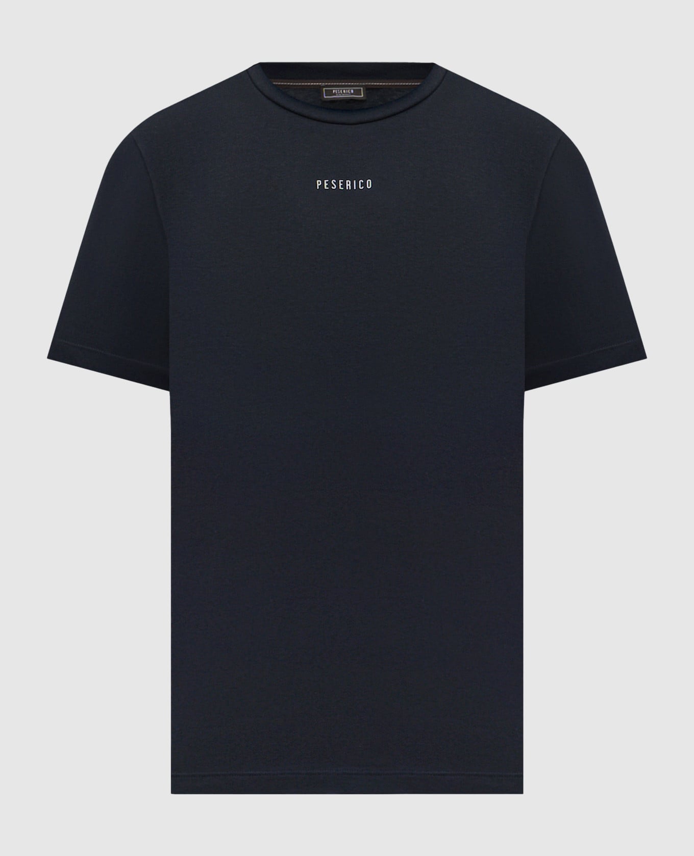 Синяя футболка с логотипом