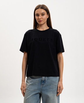 Alexander McQueen Чорна футболка з фактурним логотипом 858325QLAE6