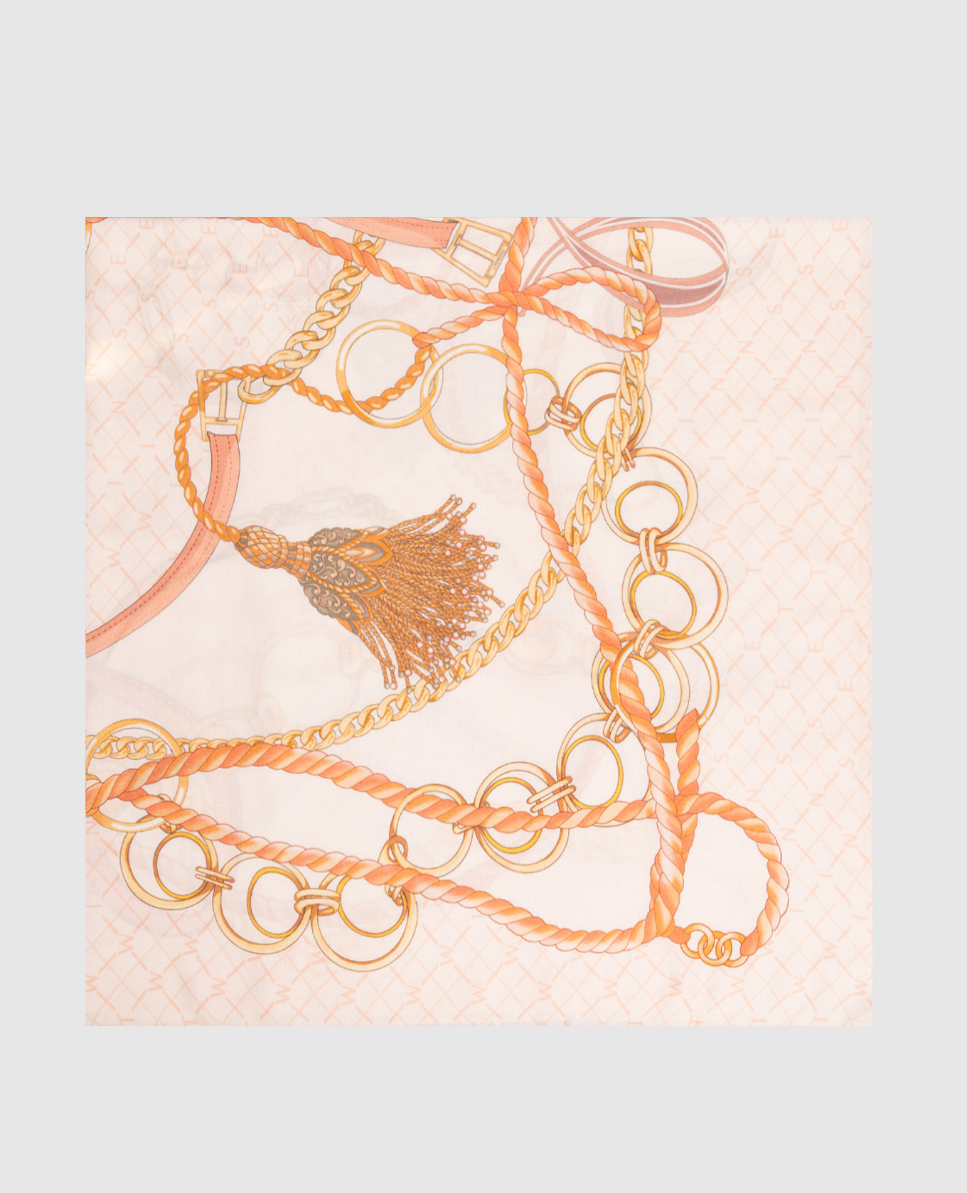 Бежевый платок в принт