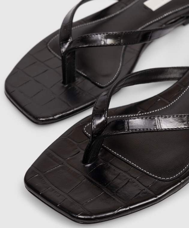 Toteme Черные кожаные шлепанцы с тиснением под кожу крокодила 243WAS4557LE0076 изображение 5