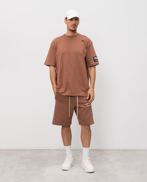 Comme des Fuckdown Коричнева футболка з вишивкою емблеми FMS6CFABM01981