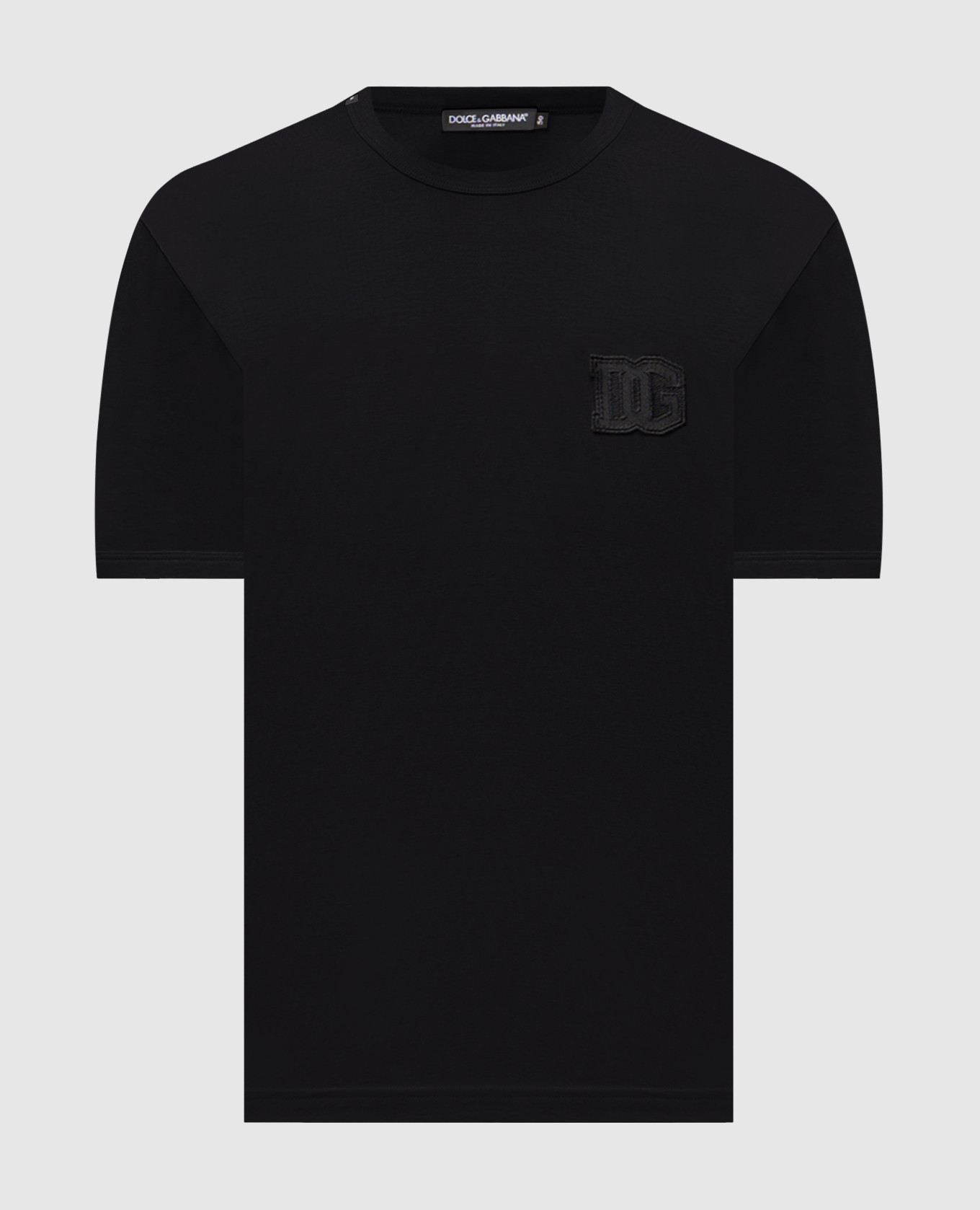 Черная футболка с монохромной нашивкой