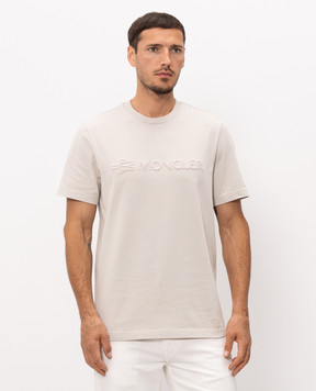Moncler Бежевая футболка с фактурным логотипом L20918C0001189AUG