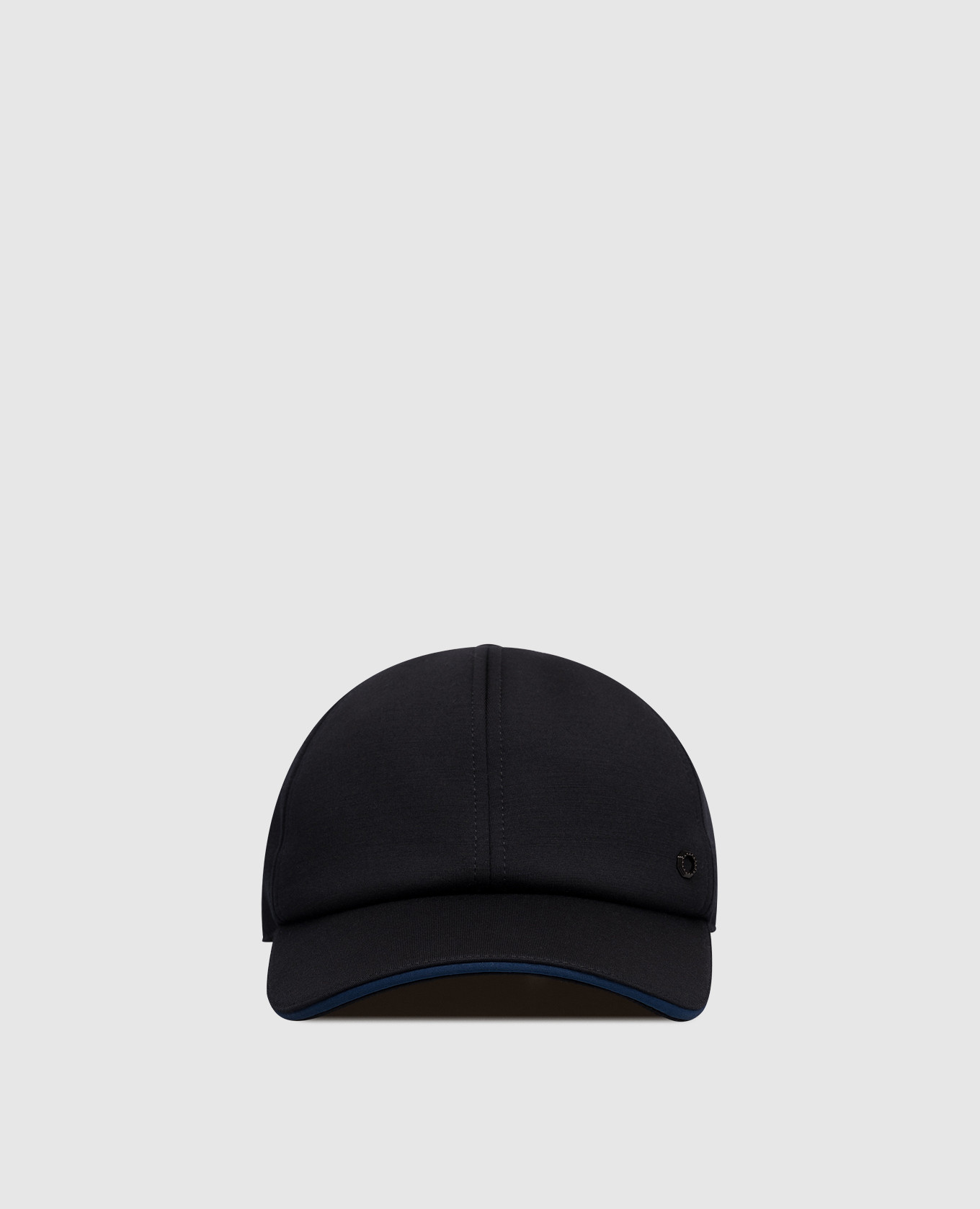 Черная кепка из шерсти