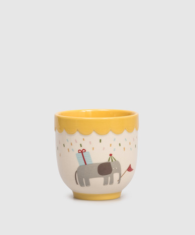 Бежевая детская керамическая чашка Celebrate