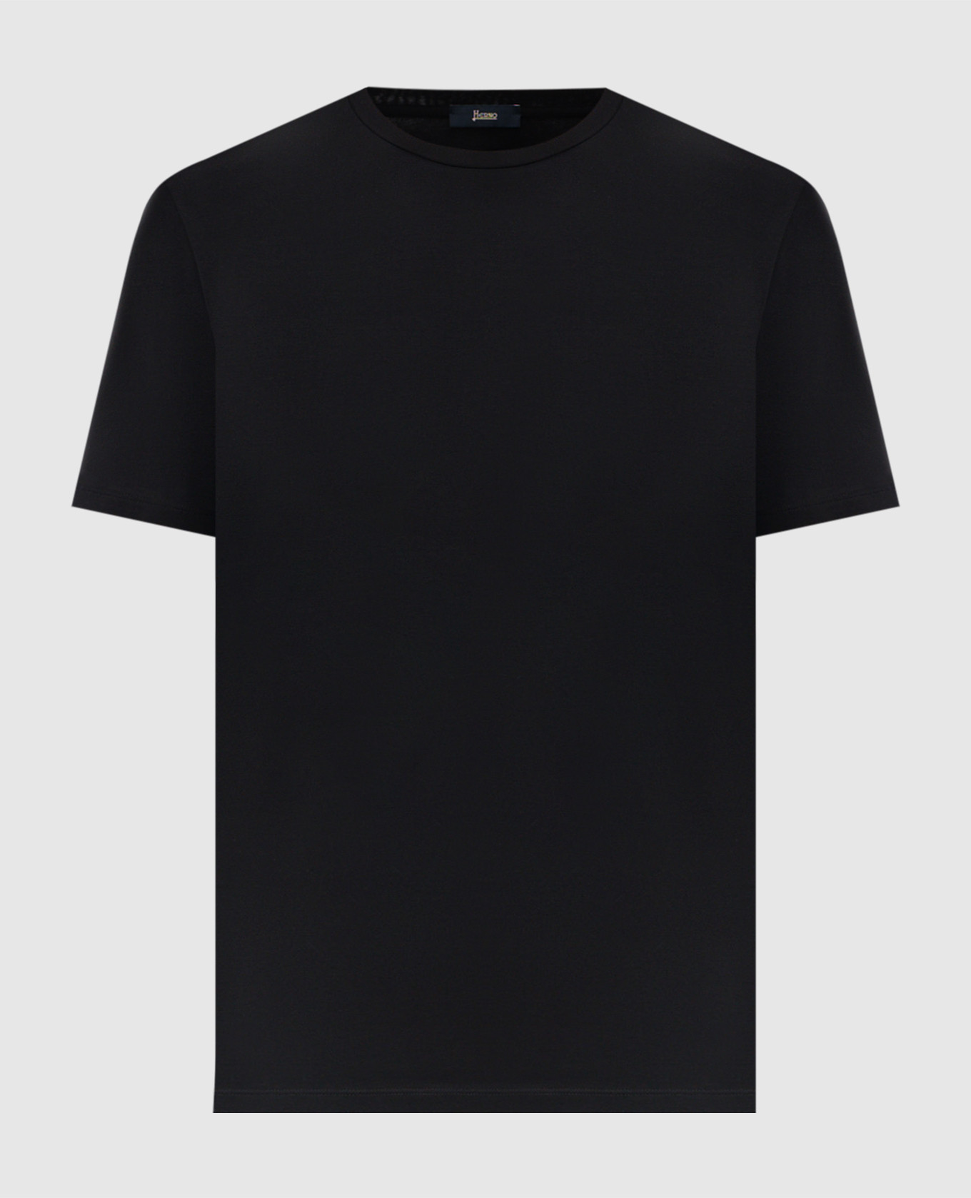 Черная футболка