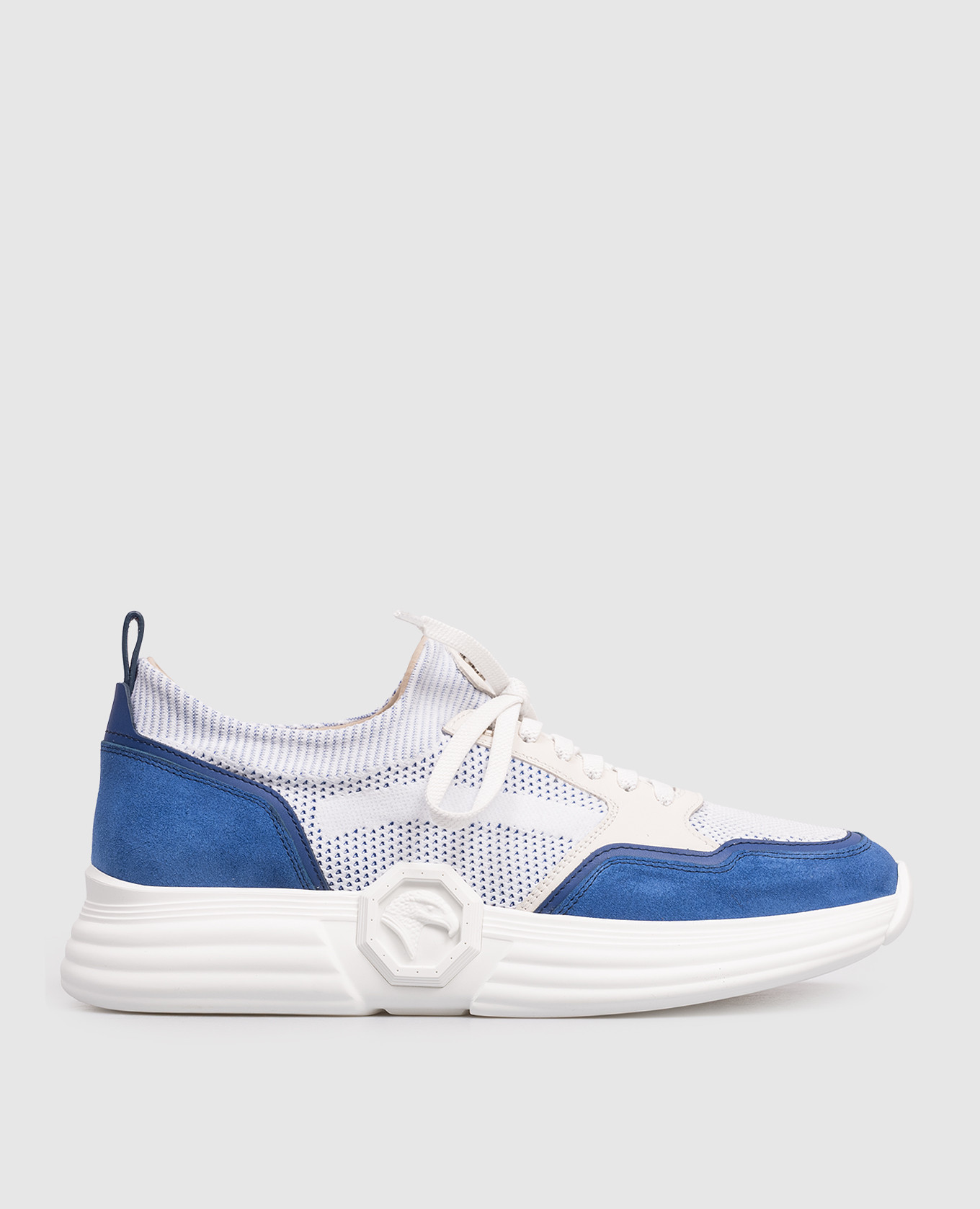 Белые комбинированные кроссовки с монограммой