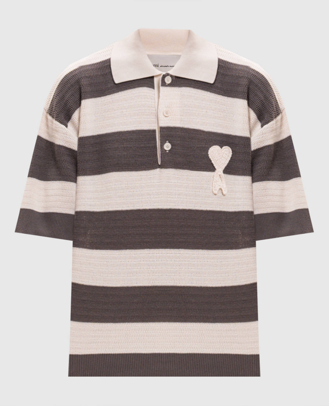 Серое поло в полоску с нашивкой