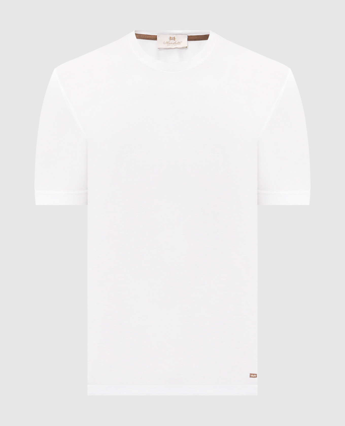 Белая футболка с гравировкой логотипа