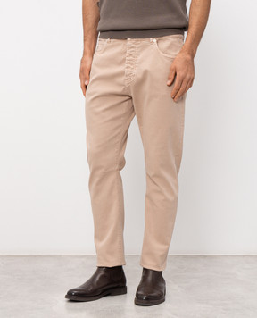 Brunello Cucinelli Бежевые джинсы с вышивкой эмблемы M277PX1290
