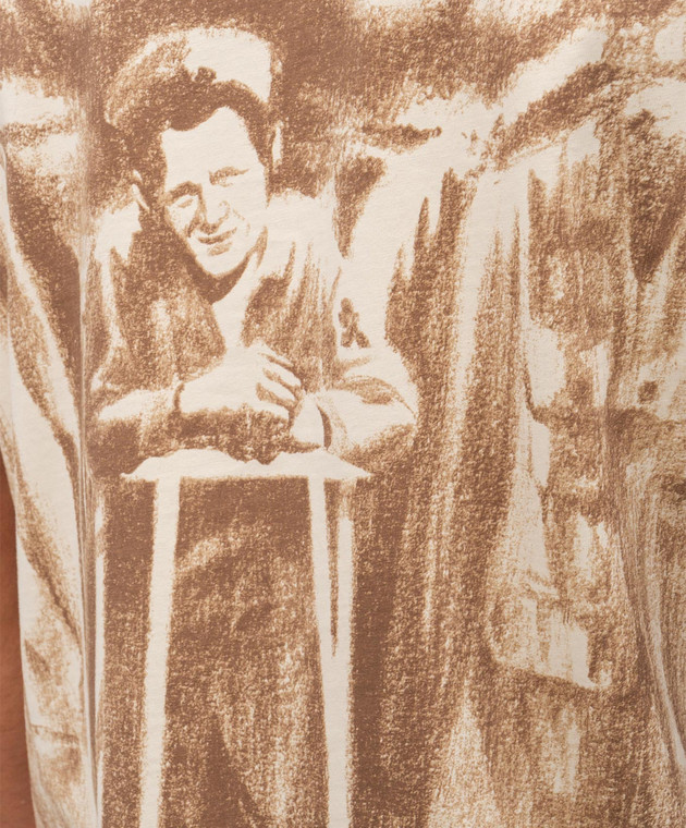 C.P. Company Бежевая футболка с контрастным принтом логотипа и эмблемы MTS291A005431G изображение 5