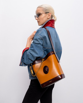 Versace Коричнева шкіряна сумка бакет-бег Pivot 10234601A17451